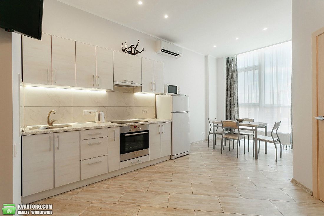 Rent out 1-room apartment. Одесса, Французский бульвар — photo 1