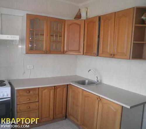 Rent out 3-room apartment. Киев, Приречная — photo 1