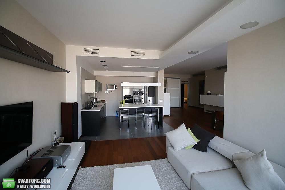 Rent out 3-room apartment. Киев,  Старонаводницкая — photo 1