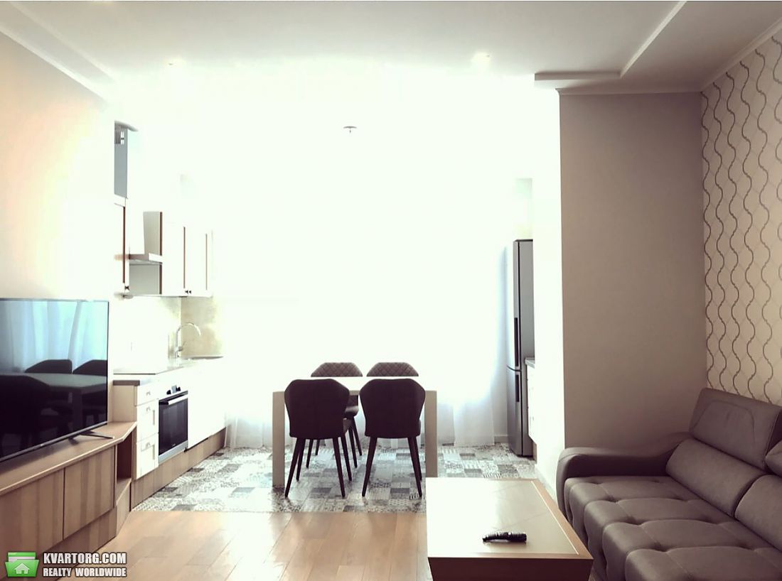 Rent out 3-room apartment. Киев, Драгомирова ул. — photo 1