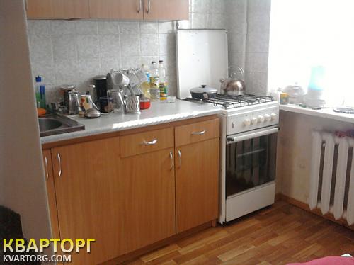 Rent out 2-room apartment. Киев,  Щорса — photo 3