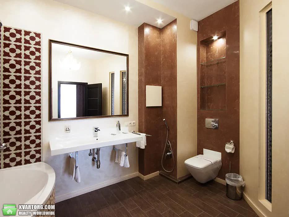 Rent out 2-room apartment. Киев, Евгения Коновальца — photo 8
