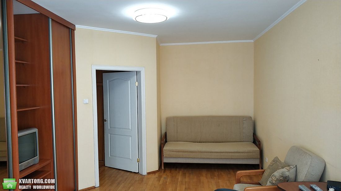 Rent out 1-room apartment. Киев,  Княжий Затон — photo 4