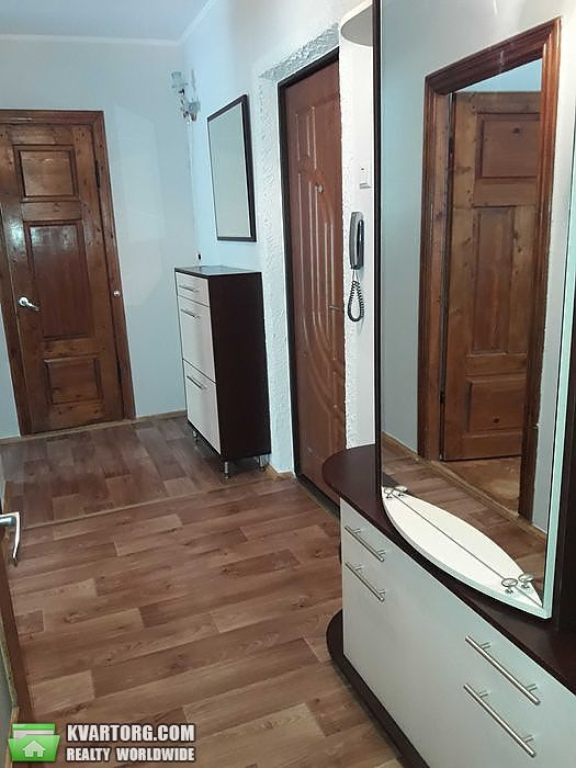 Rent out 2-room apartment. Львов, Червоної Калини — photo 4