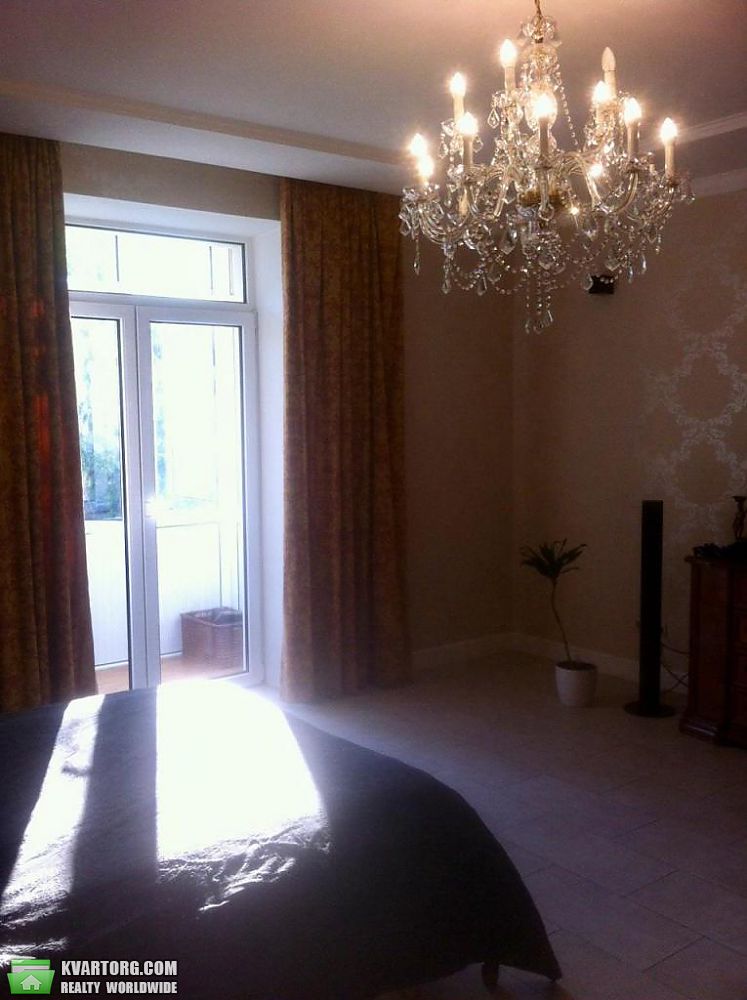 Rent out 3-room apartment. Киев,  Искровская — photo 4