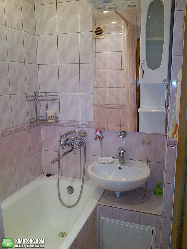 Rent out 2-room apartment. Киев,  Багговутовская — photo 10
