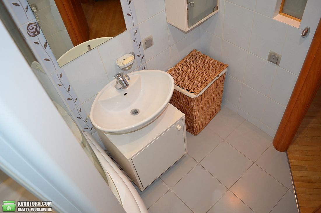 Sell 3-room apartment. Киев,  Салютная — photo 10