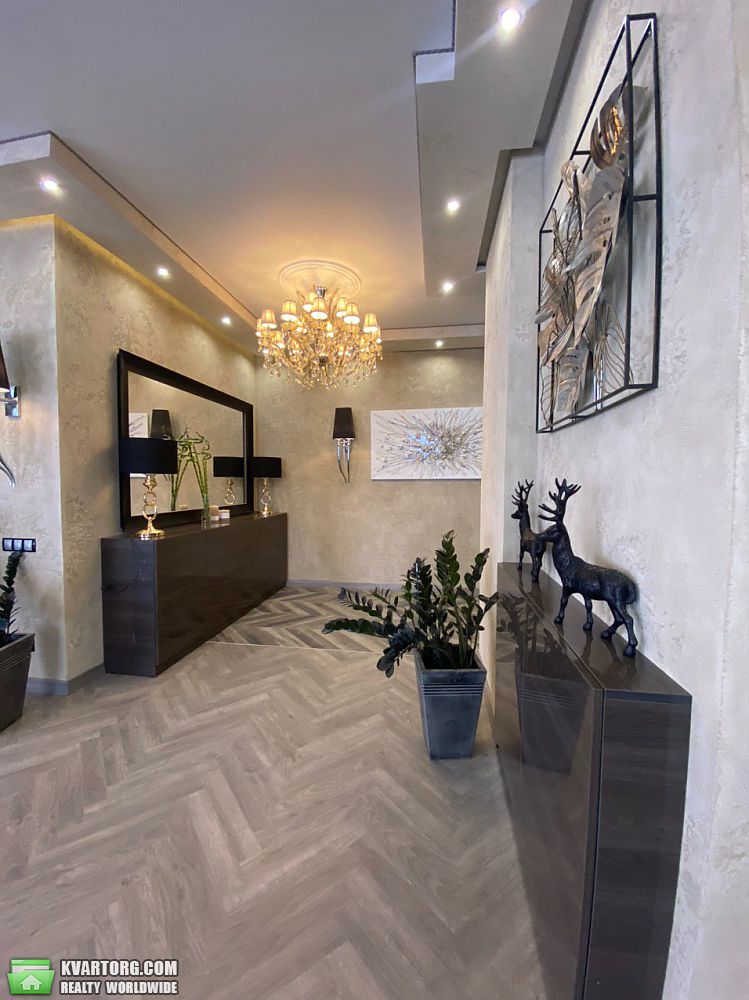 Rent out 3-room apartment. Киев, Драгомирова ул. — photo 2