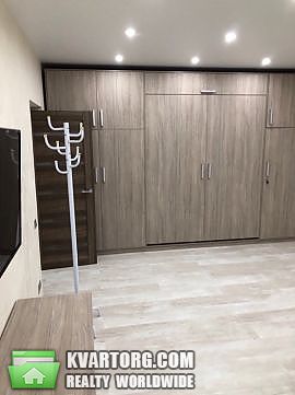 Rent out 2-room apartment. Киев,  Барбюса — photo 2