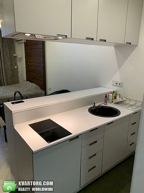 Sell 1-room apartment. Киев,  Жилянская — photo 3