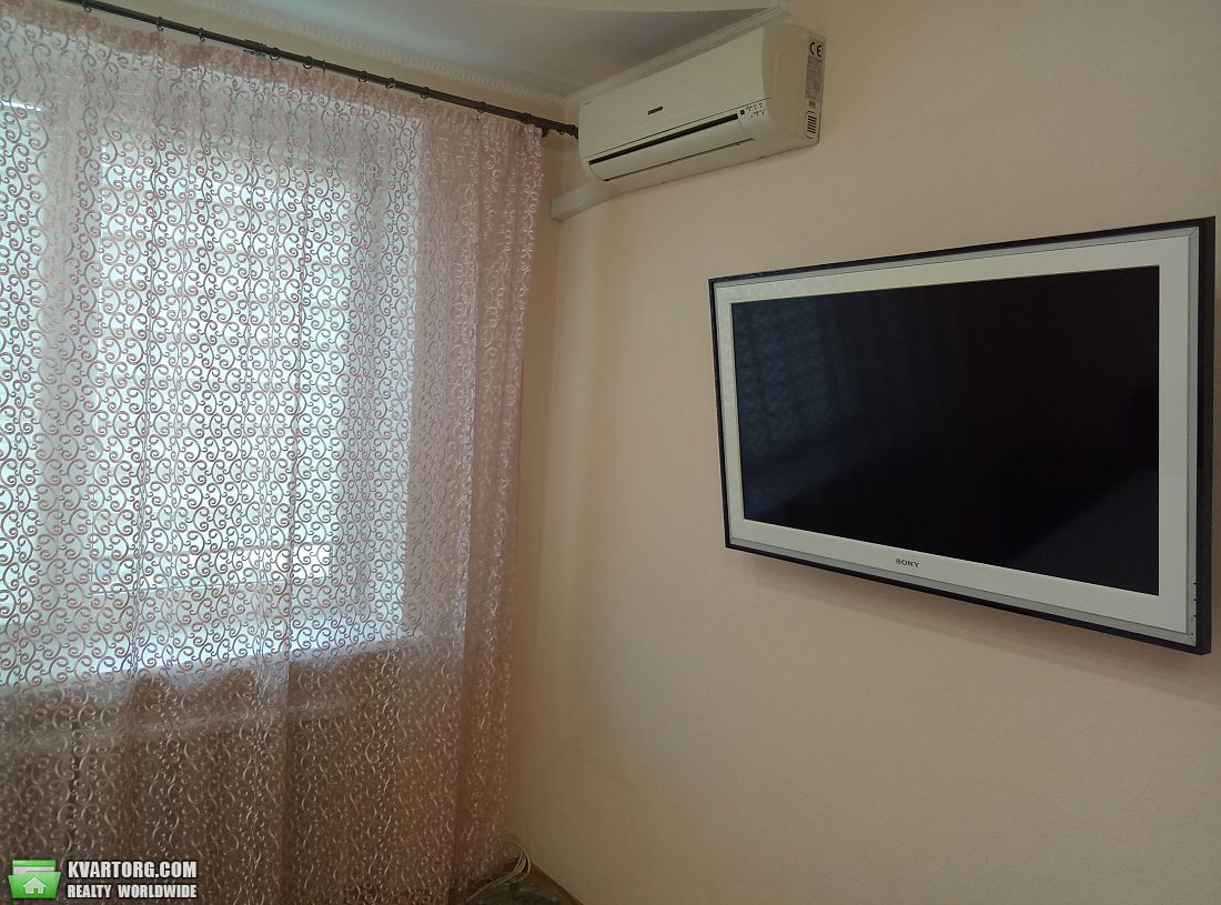 Rent out 2-room apartment. Киев,  Княжий Затон — photo 3