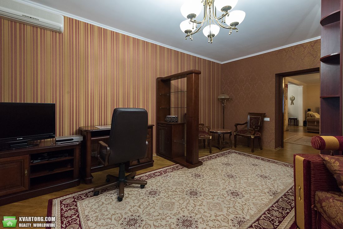 Rent out 3-room apartment. Киев,  Вузовская — photo 7