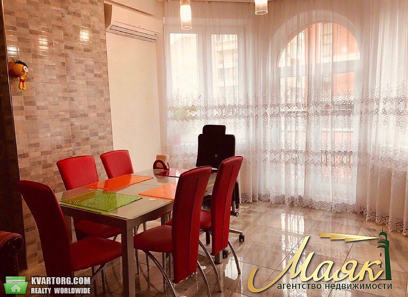 Rent out 2-room apartment. Киев,  Полтавская — photo 1