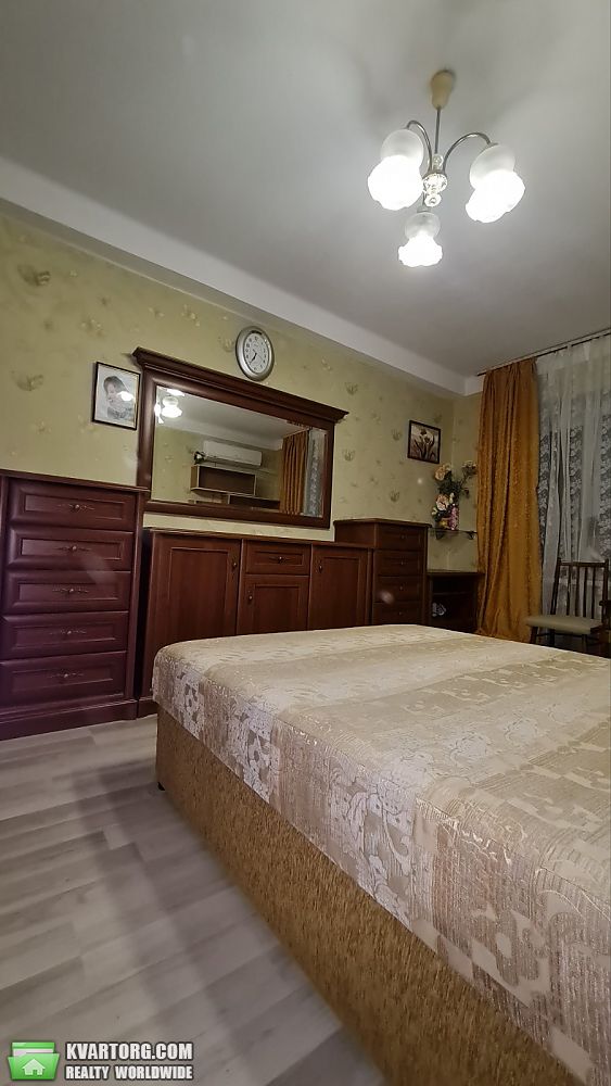 Rent out 2-room apartment. Киев, Салютная — photo 2