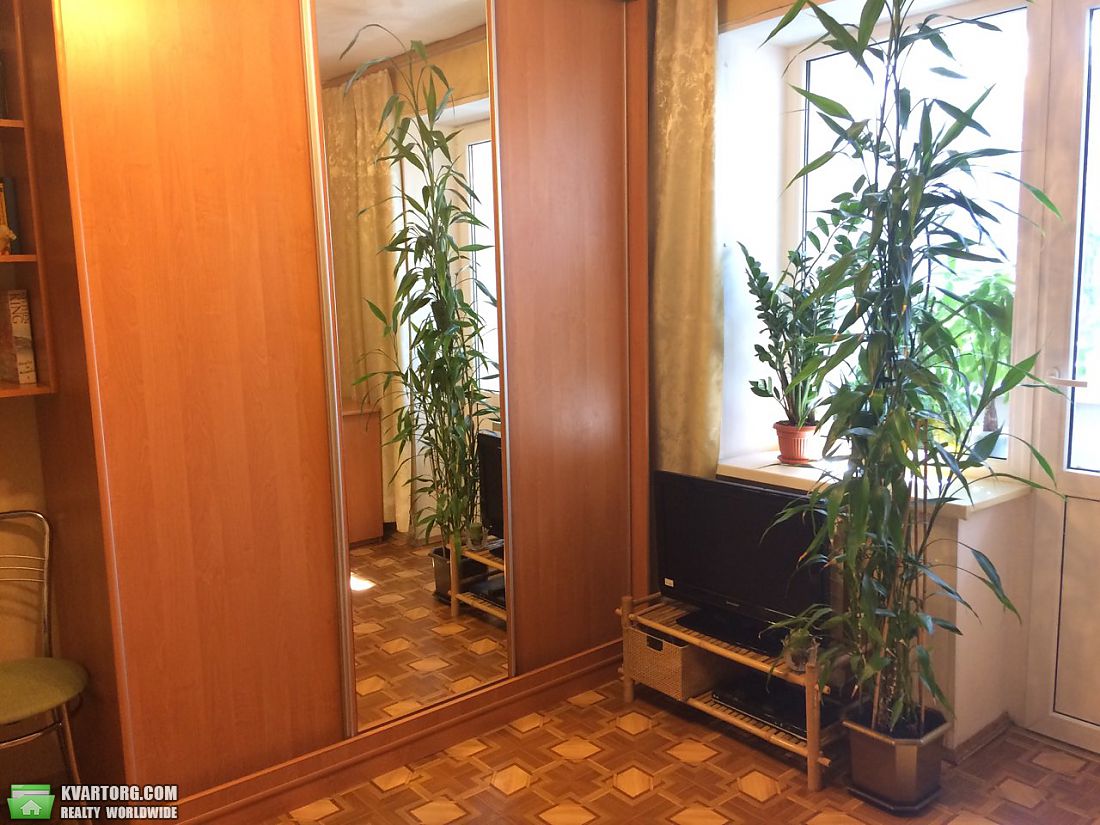 Sell 1-room apartment. Киев,  Вересневая — photo 1