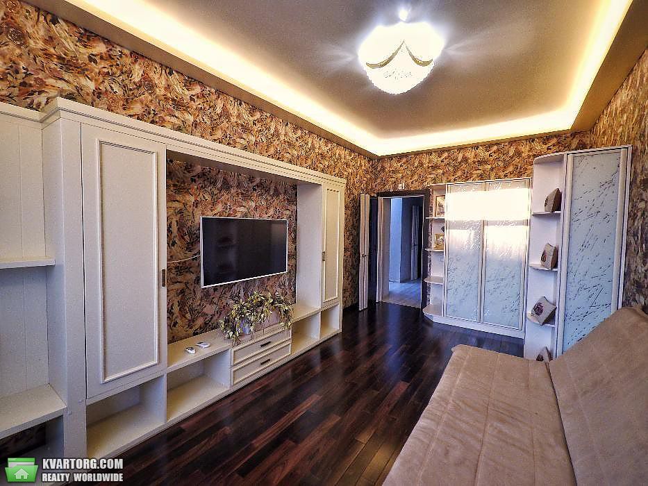 Rent out 2-room apartment. Киев,  Белорусская — photo 2