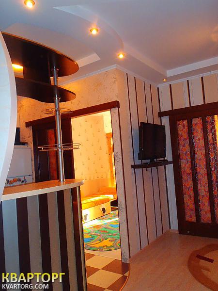 Rent out 2-room apartment. Киев,  Кадетский Гай — photo 5