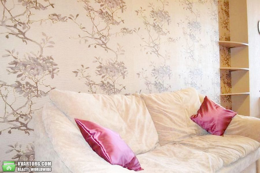 Rent out 1-room apartment. Киев,  Жилянская — photo 4