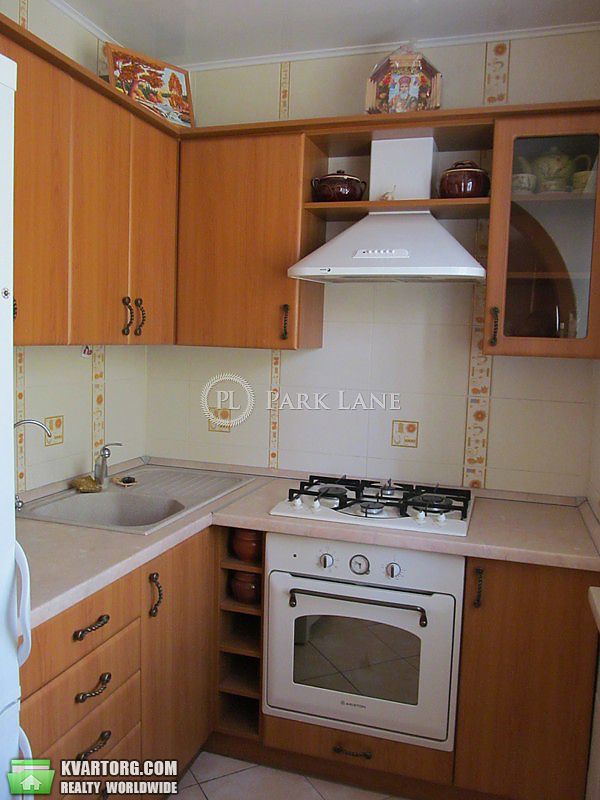 Rent out 2-room apartment. Киев,  Жилянская — photo 7