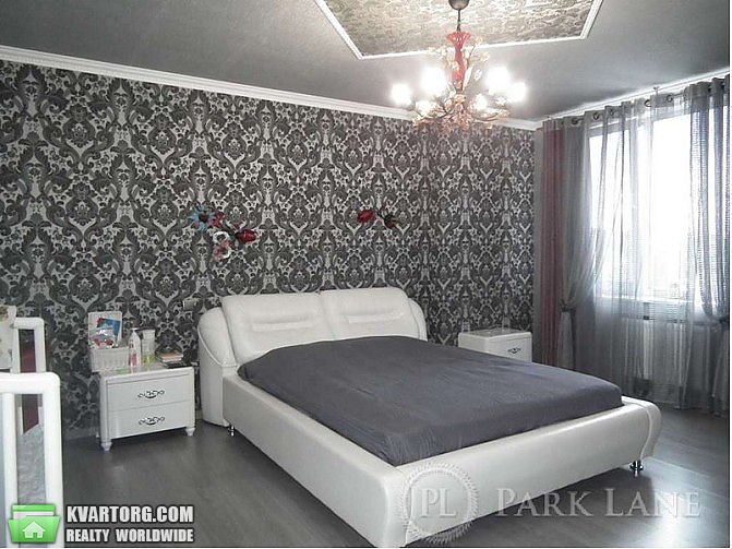 Sell 4-room apartment. Киев,  40-летия Октября просп — photo 1