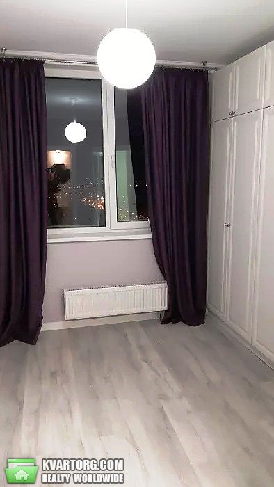 Rent out 2-room apartment. Киев,  Воссоединения пр — photo 5