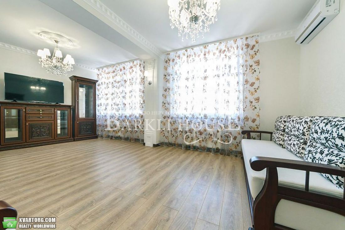 Rent out 4-room apartment. Киев,  Соломенская — photo 4