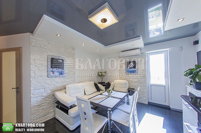 Rent out 2-room apartment. Киев,  Барбюса — photo 1