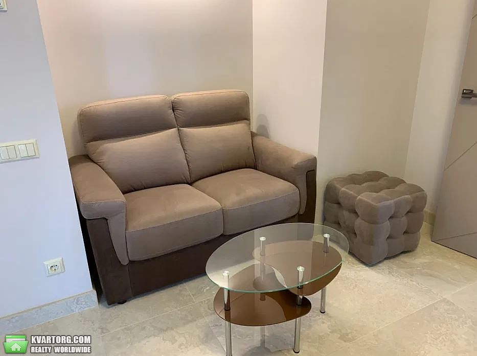 Rent out 1-room apartment. Киев, Евгения Коновальца — photo 2