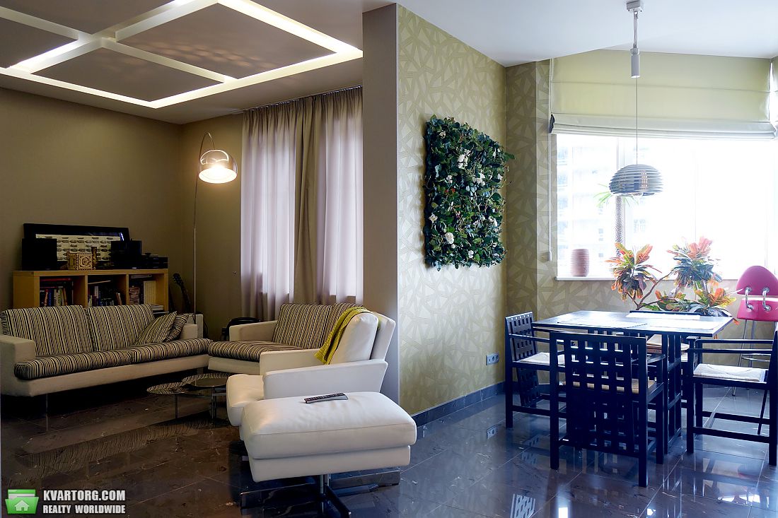 Rent out 3-room apartment. Киев,  Дмитриевская — photo 2