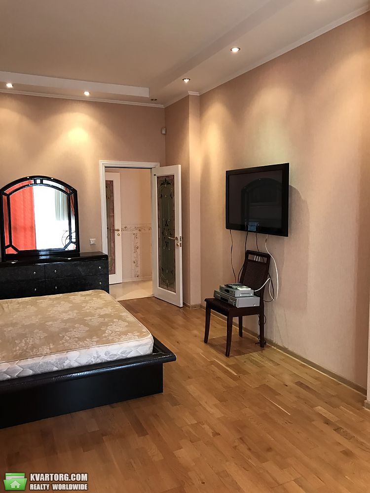 Rent out 3-room apartment. Киев,  Героев Сталинграда пр — photo 2