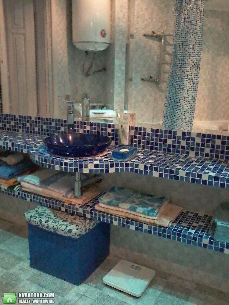Rent out 2-room apartment. Киев,  Вышгородская — photo 4