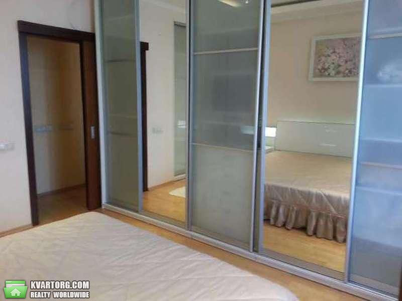 Rent out 2-room apartment. Киев,  Жилянская — photo 4
