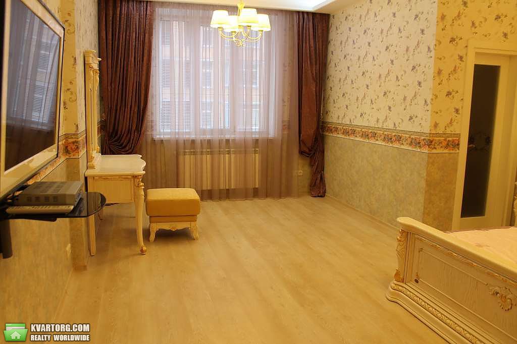 Rent out 3-room apartment. Киев,  Щорса — photo 8