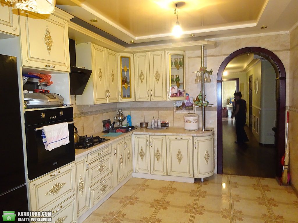 Sell 3-room apartment. Киев,  Тепличная — photo 2