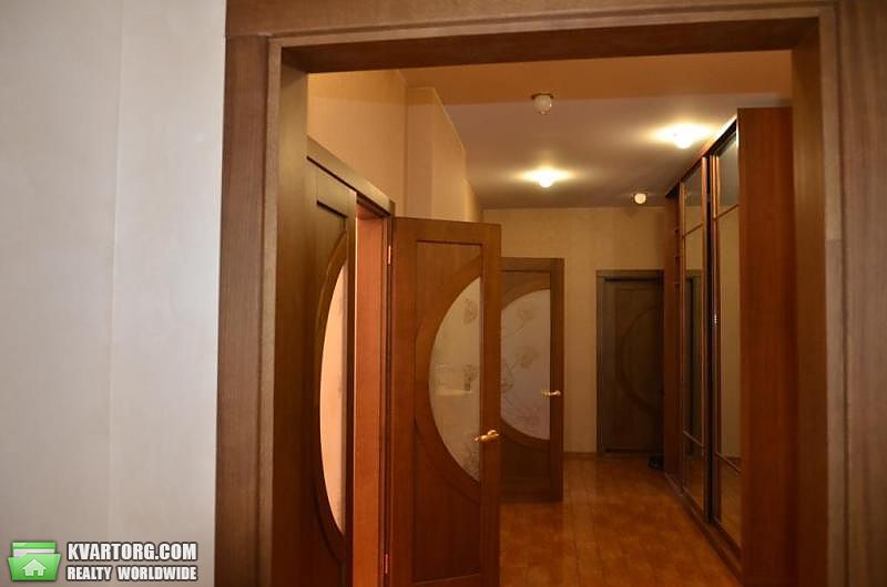 Rent out 3-room apartment. Киев,  Щорса — photo 1