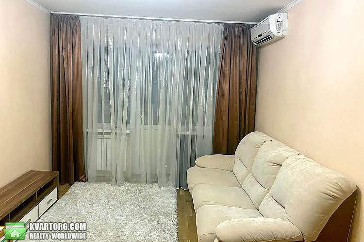 Sell 2-room apartment. Киев,  Стражеско — photo 3