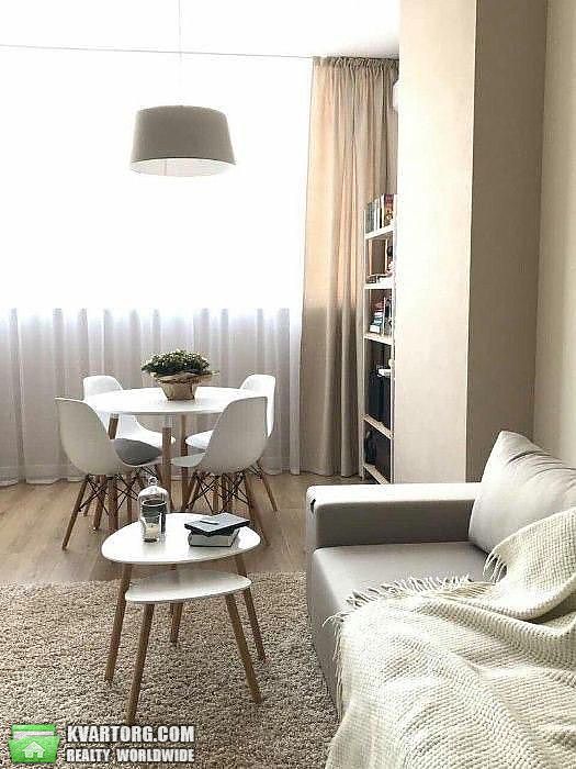 Rent out 2-room apartment. Киев, Драгомирова ул. — photo 1