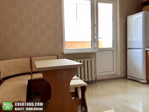Rent out 2-room apartment. Киев,  Урловская — photo 3