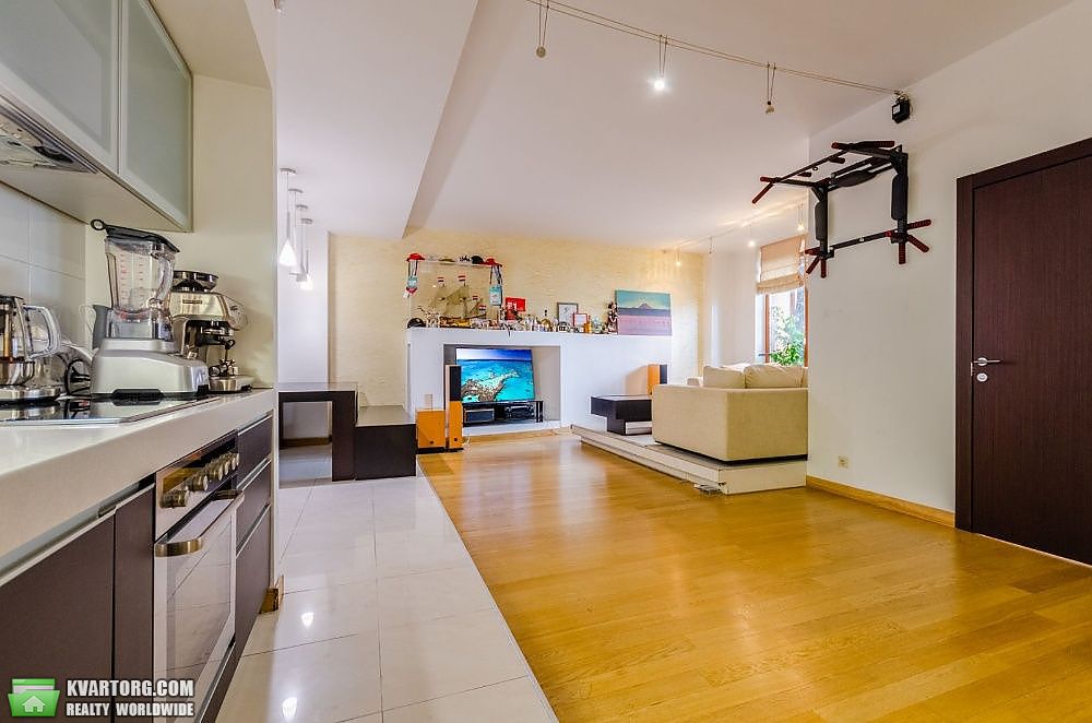 Sell 3-room apartment. Киев,  Жилянская — photo 1