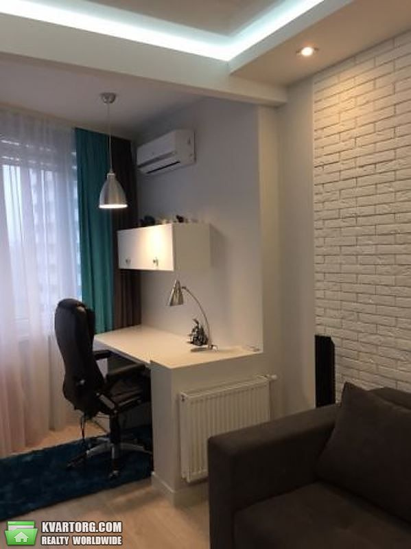 Sell 4-room apartment. Киев,  Драгоманова — photo 5