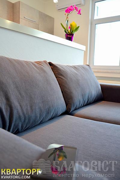Sell 2-room apartment. Киев,  Щорса — photo 4