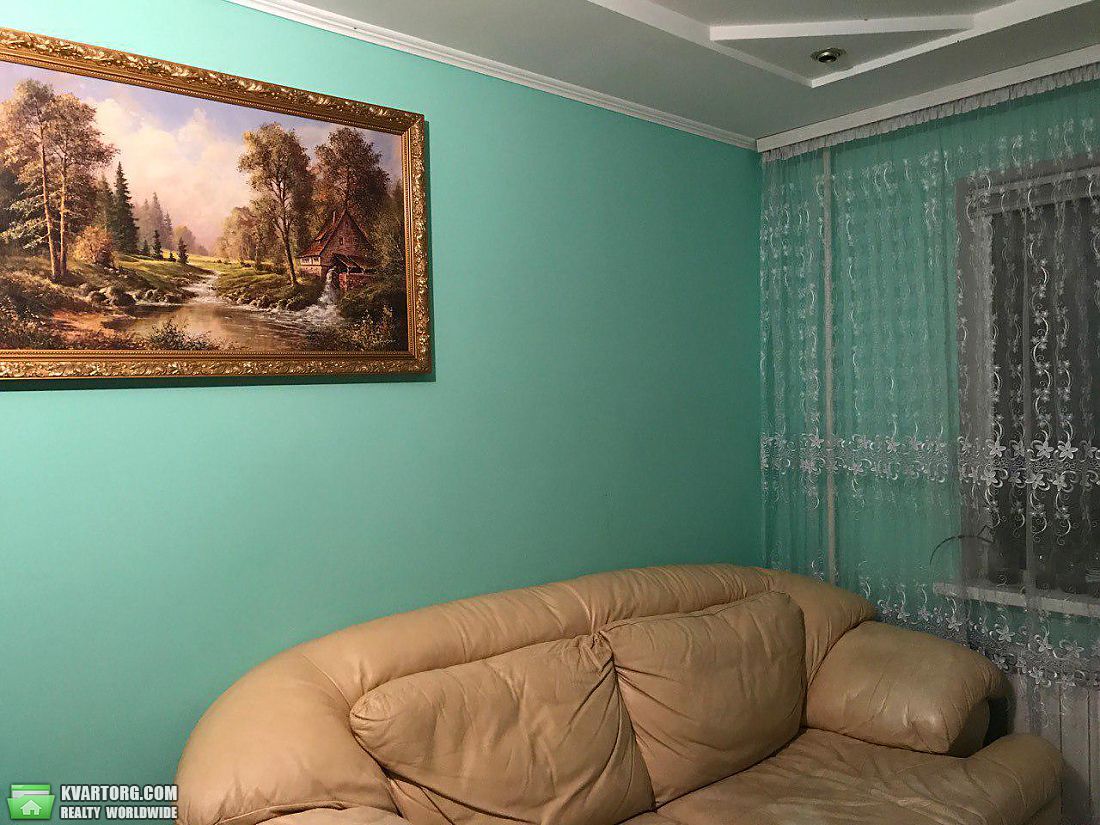 Rent out 3-room apartment. Киев,  Харьковское шоссе — photo 1