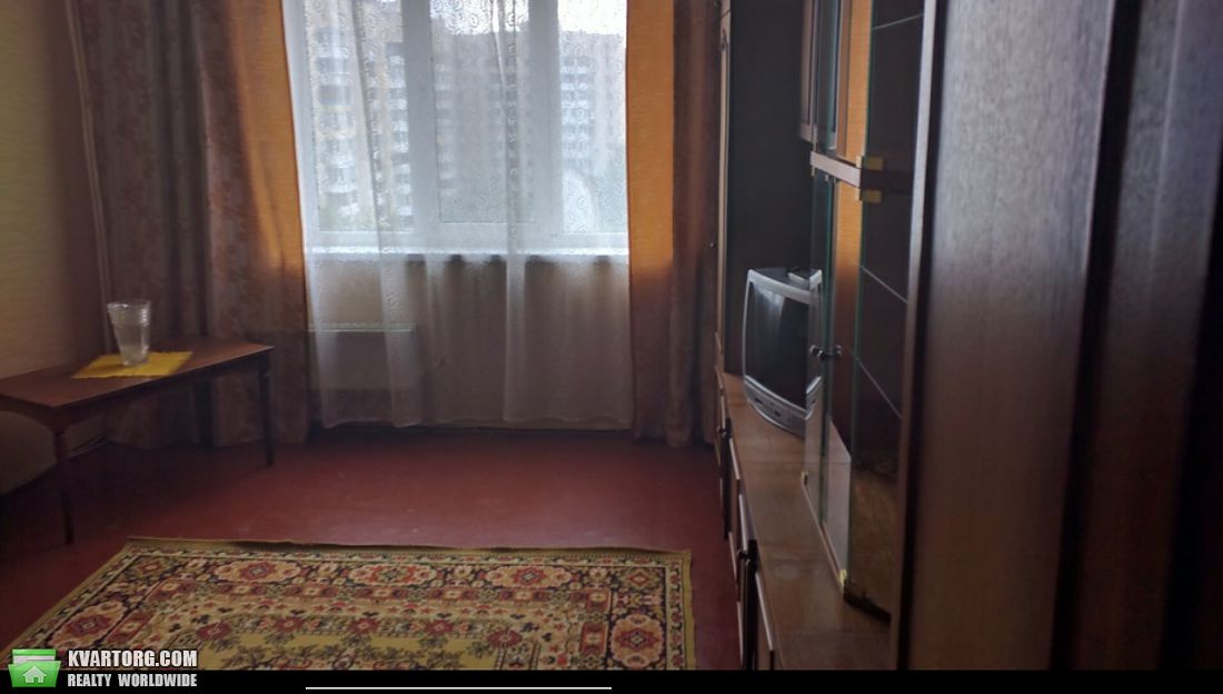 Rent out 2-room apartment. Киев,  Ревуцкого — photo 2