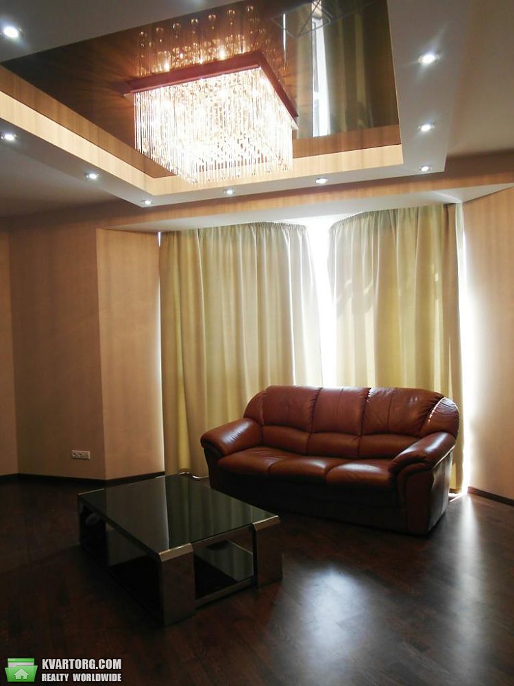 Rent out 2-room apartment. Киев,  Соломенская — photo 3