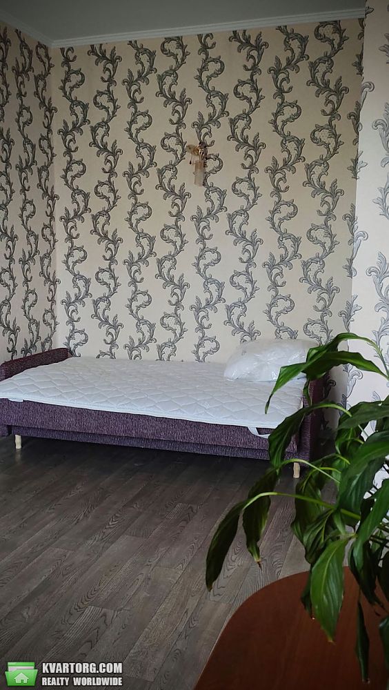 Rent out 1-room apartment. Киев,  Набережно-Луговая — photo 2