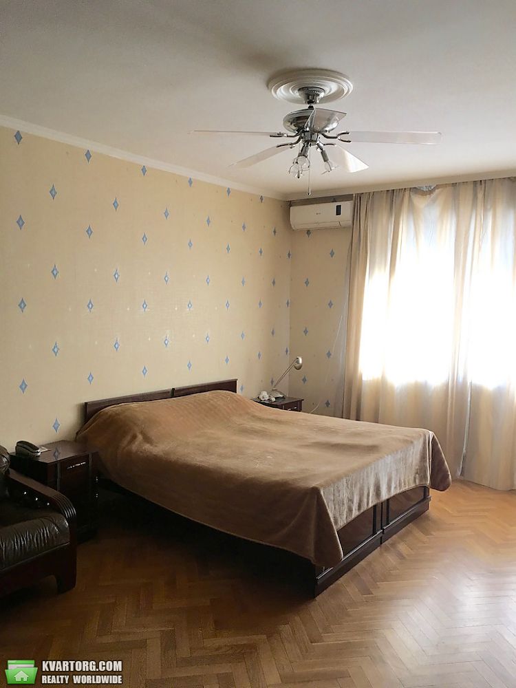 Sell 2-room apartment. Киев,  Срибнокильская — photo 2
