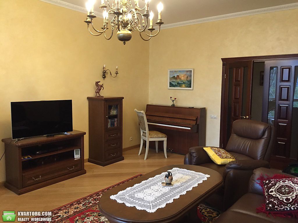 Sell 2-room apartment. Киев,  Щорса — photo 1