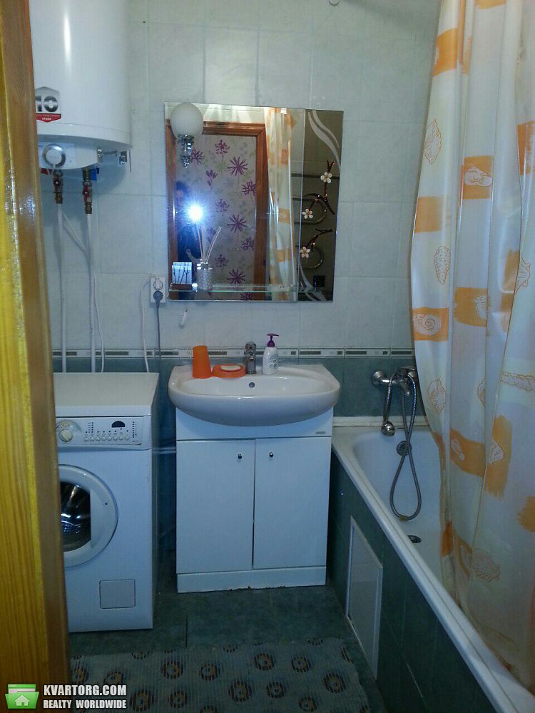 Rent out 2-room apartment. Киев, Радунская — photo 2