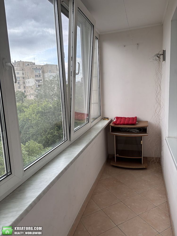 Rent out 1-room apartment. Киев, Дачна — photo 5