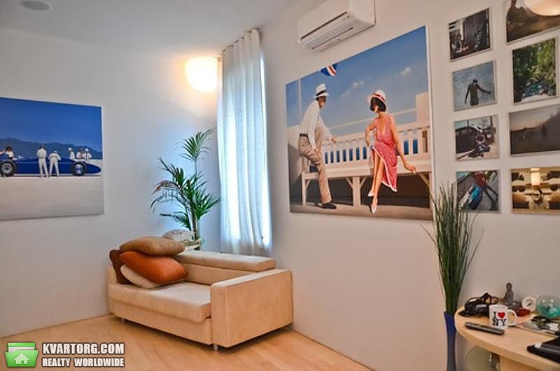 Rent out 3-room apartment. Киев,  Большая Житомирская — photo 2